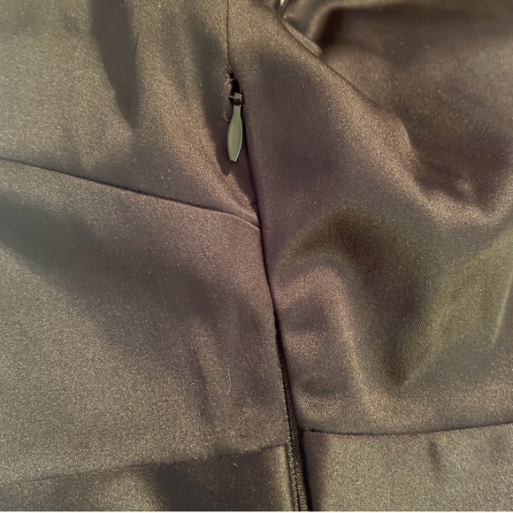 NWT BCBG PARIS BLACK AND CREAM RUFFLED COCKTAIL DRESS SIZE 8 - Picture 9 of 15